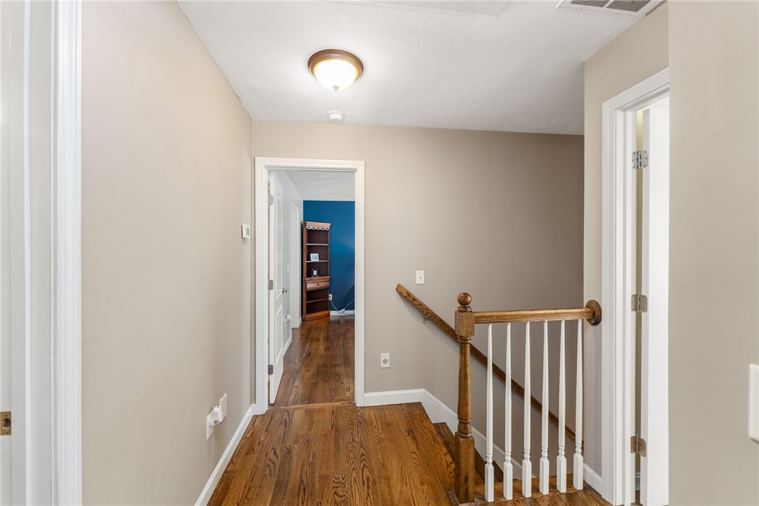 Smithfield, Rhode Island 02917, United States, 3 Bedrooms Bedrooms, ,3 BathroomsBathrooms,Residential,Active,166137