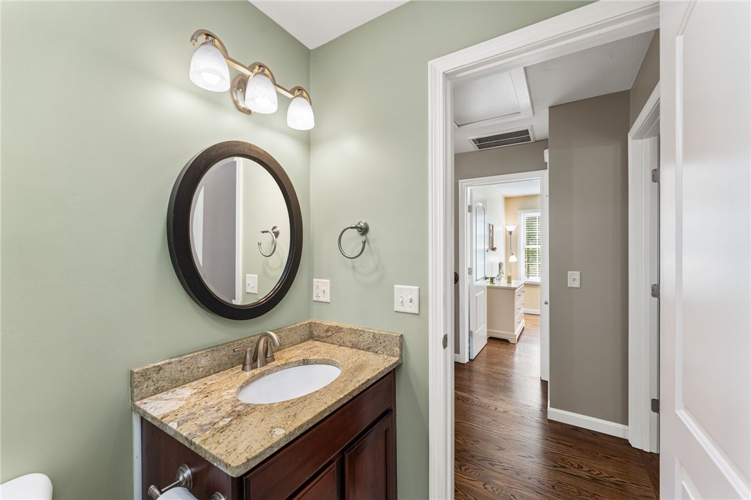 Smithfield, Rhode Island 02917, United States, 3 Bedrooms Bedrooms, ,3 BathroomsBathrooms,Residential,Active,166137