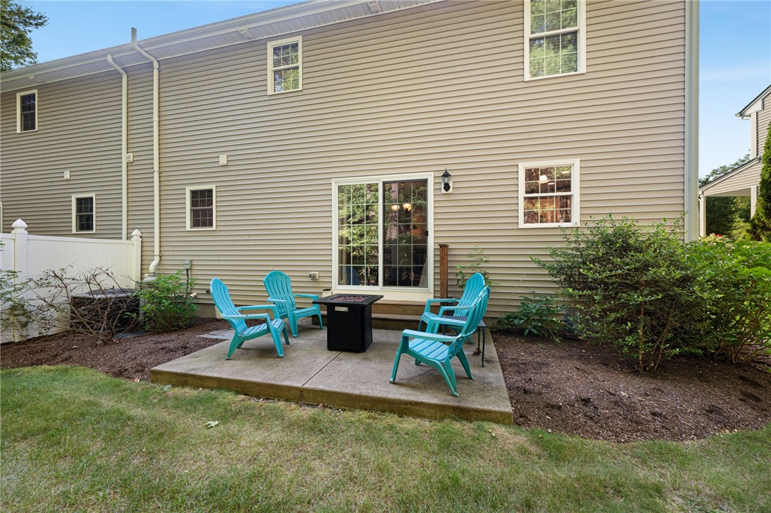 Smithfield, Rhode Island 02917, United States, 3 Bedrooms Bedrooms, ,3 BathroomsBathrooms,Residential,Active,166137