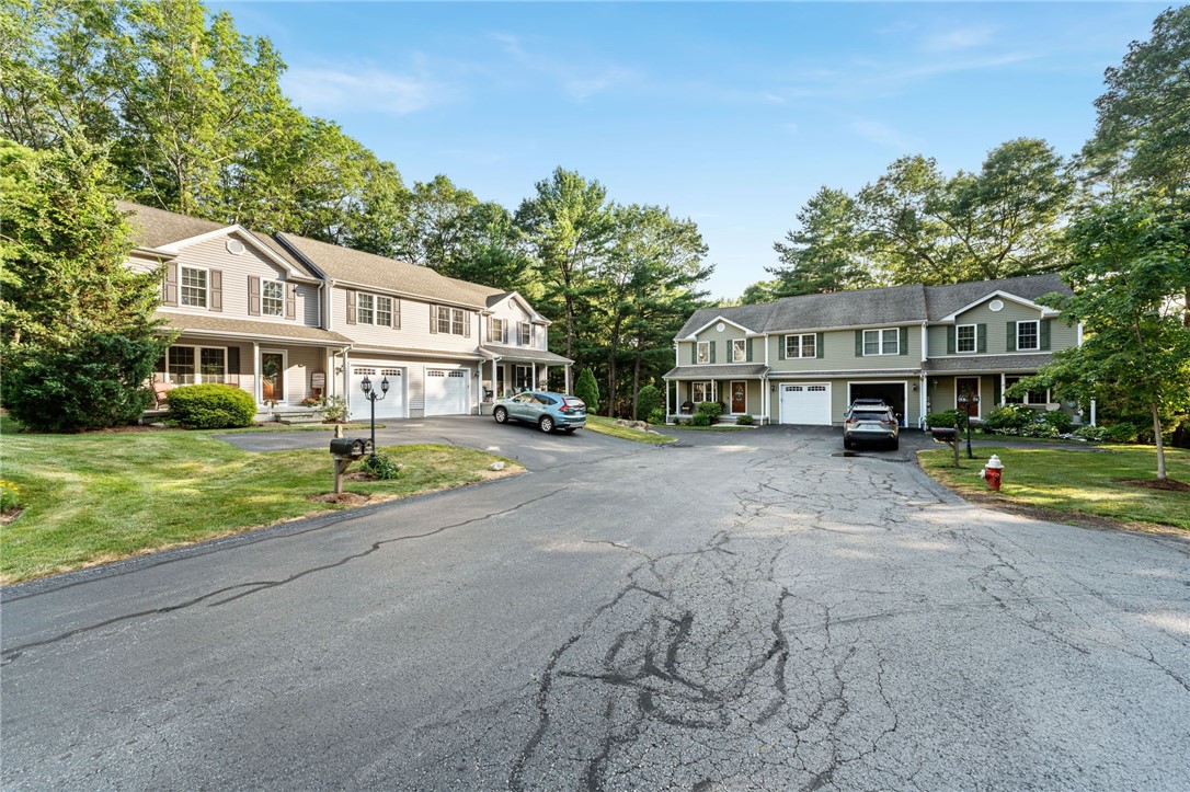 Smithfield, Rhode Island 02917, United States, 3 Bedrooms Bedrooms, ,3 BathroomsBathrooms,Residential,Active,166137