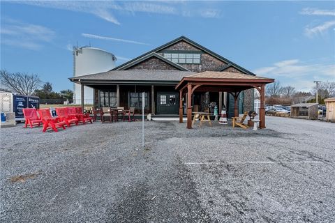 1960 E Main Road Road Portsmouth RI 02871