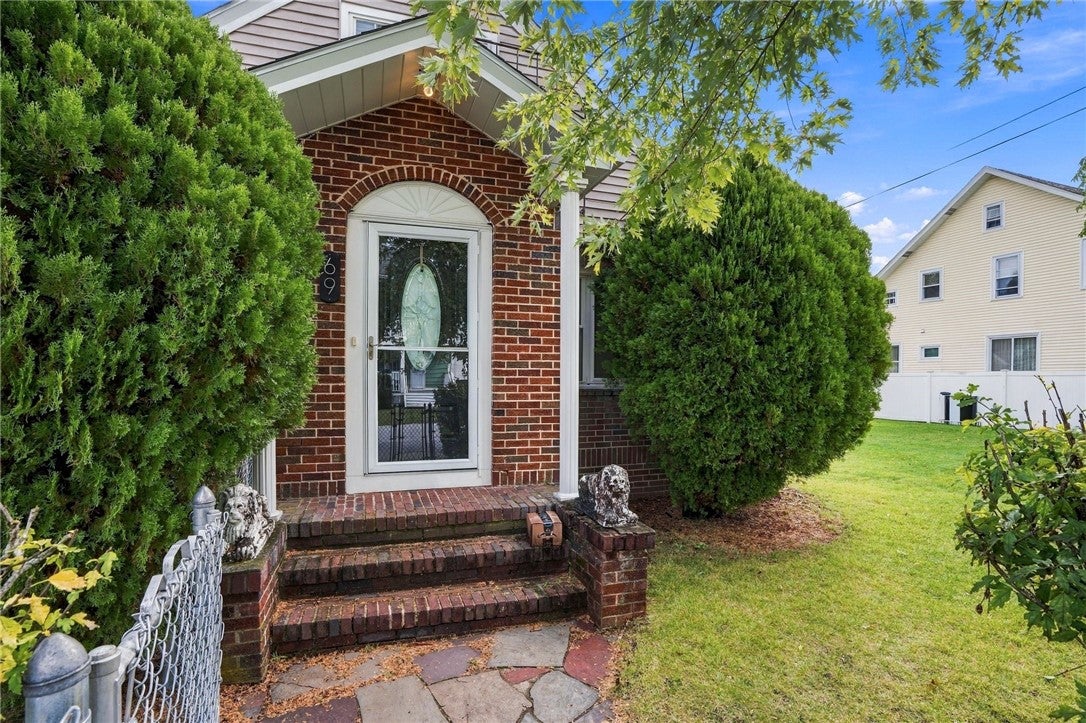 69 Bellevue Avenue