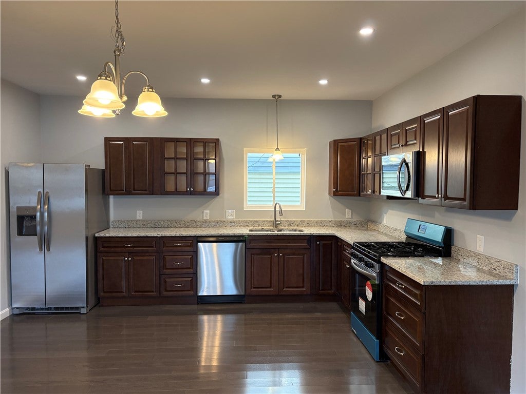 184 Avenue C M2