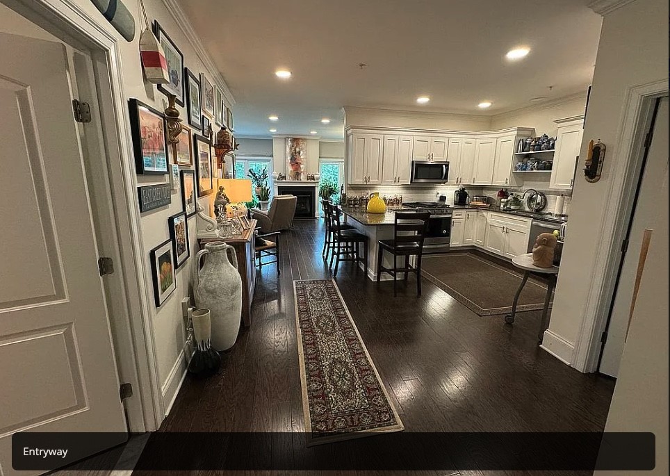 1404 South County Trail 218