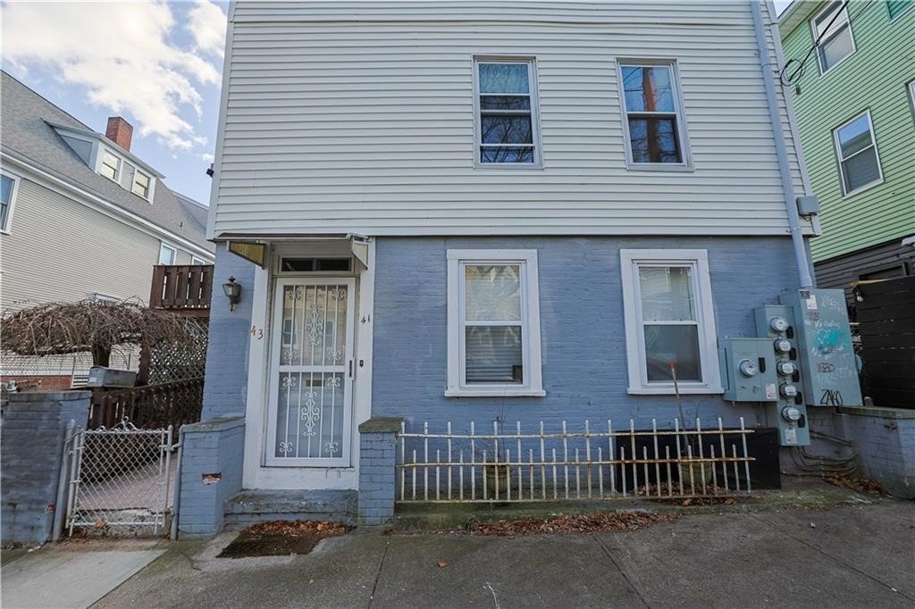 41 E TRANSIT Street