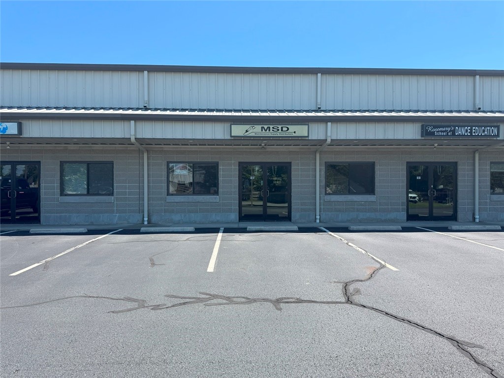 1 Shannon Court 102