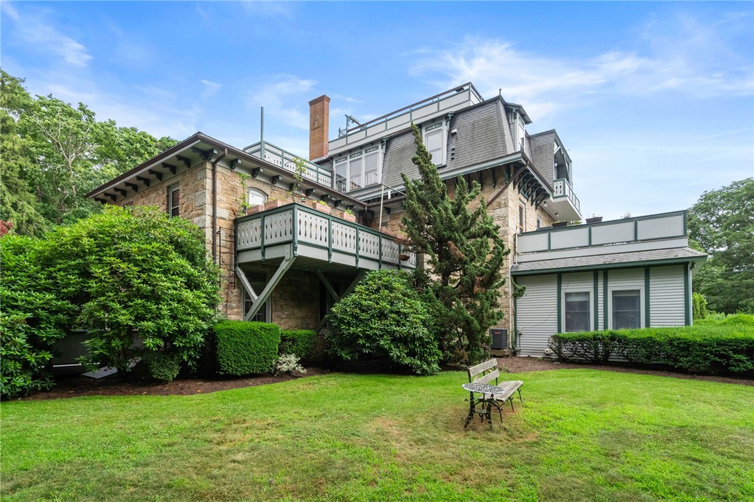 6 Howe Avenue 8
