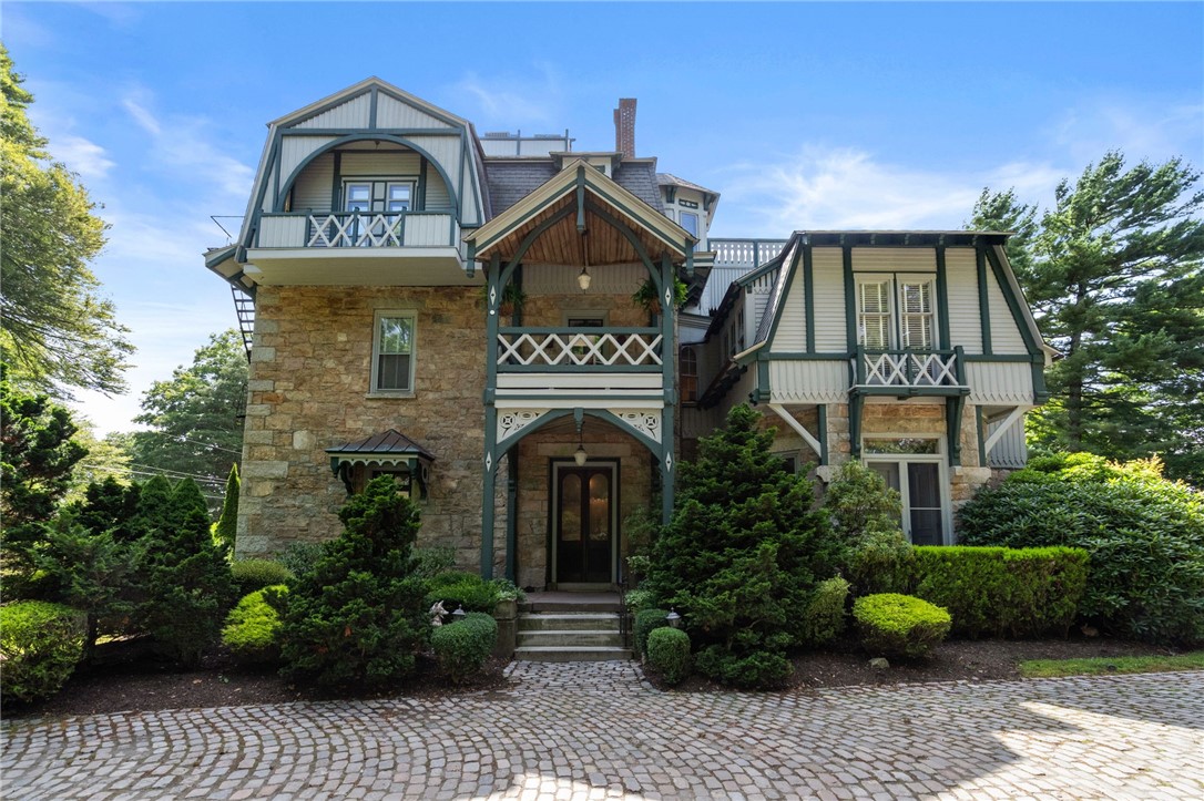 6 Howe Avenue 8