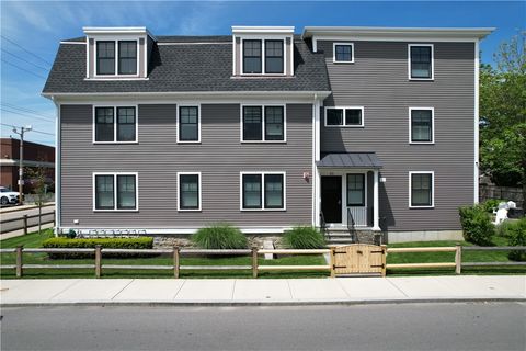 20 E Bowery Street 3B Newport RI 02840