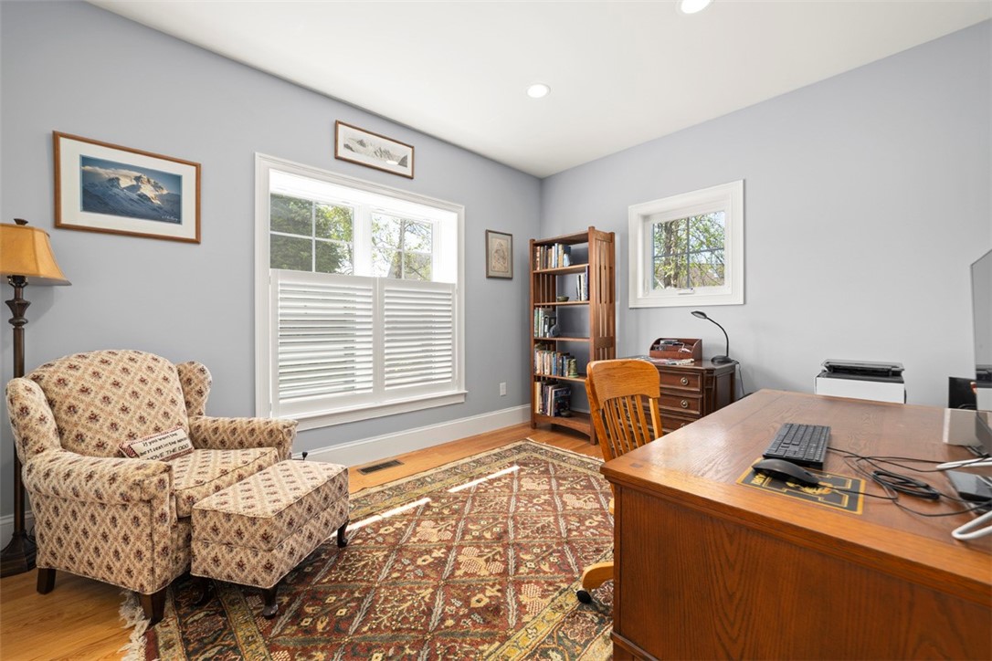 South Kingstown, Rhode Island 02879, United States, 3 Bedrooms Bedrooms, ,3 BathroomsBathrooms,Residential,Active,164839