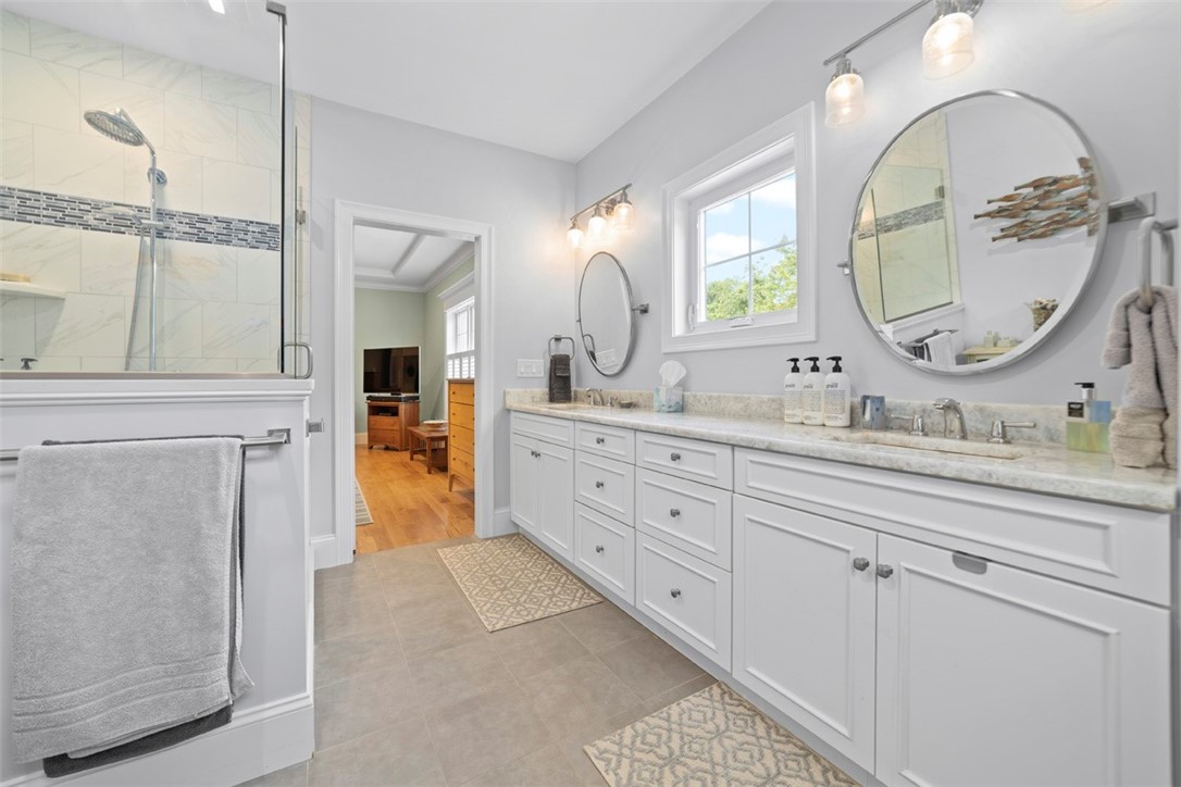 South Kingstown, Rhode Island 02879, United States, 3 Bedrooms Bedrooms, ,3 BathroomsBathrooms,Residential,Active,164839