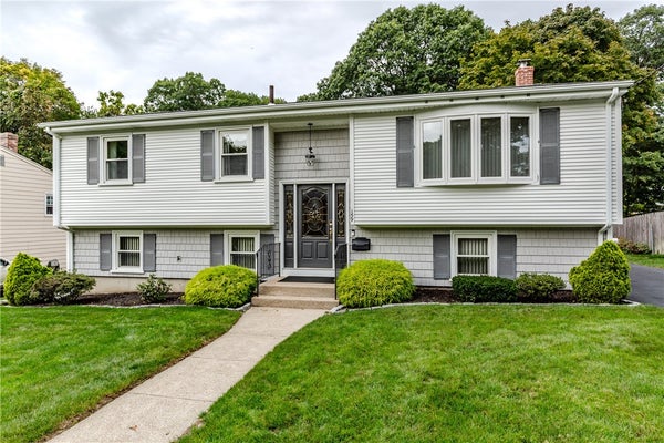 159 HANOVER ST, WARWICK, RI 02886 - Image 53dca99308a94a1ca445a2a8fb0b434d/2730765111