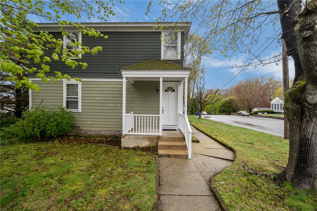 8 Perkins Avenue