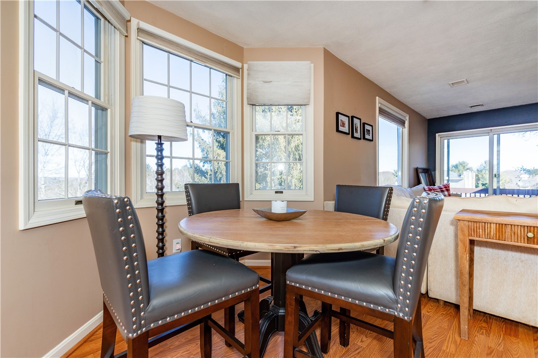 West Warwick, Rhode Island 02893, United States, 2 Bedrooms Bedrooms, ,2 BathroomsBathrooms,Residential,Active,8601