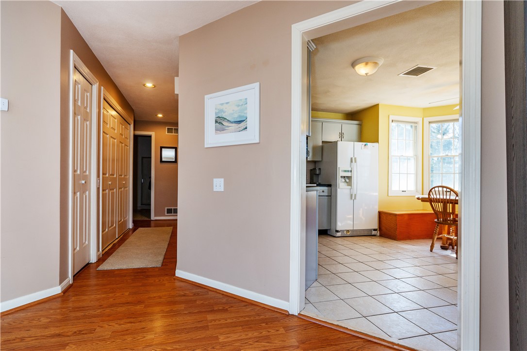 West Warwick, Rhode Island 02893, United States, 2 Bedrooms Bedrooms, ,2 BathroomsBathrooms,Residential,Active,8601