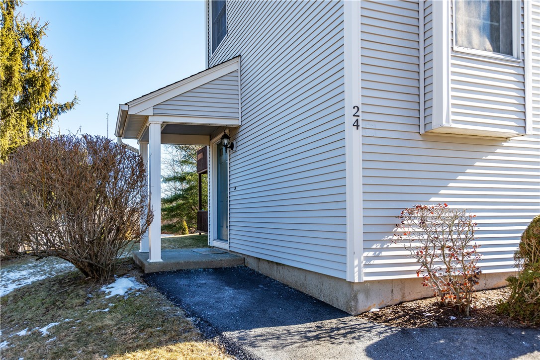 West Warwick, Rhode Island 02893, United States, 2 Bedrooms Bedrooms, ,2 BathroomsBathrooms,Residential,Active,8601