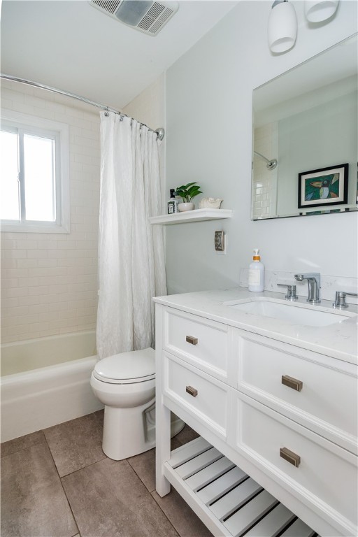 Warwick, Rhode Island 02886, United States, 2 Bedrooms Bedrooms, ,2 BathroomsBathrooms,Residential,Active,79436