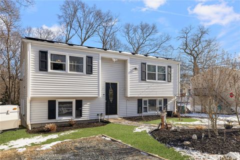 110 Tiernan Avenue 112 Warwick RI 02886