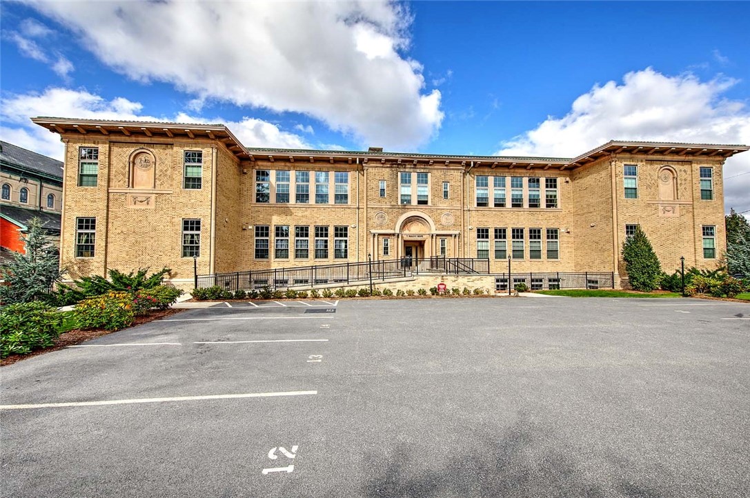 7 Mount Hope Avenue 307