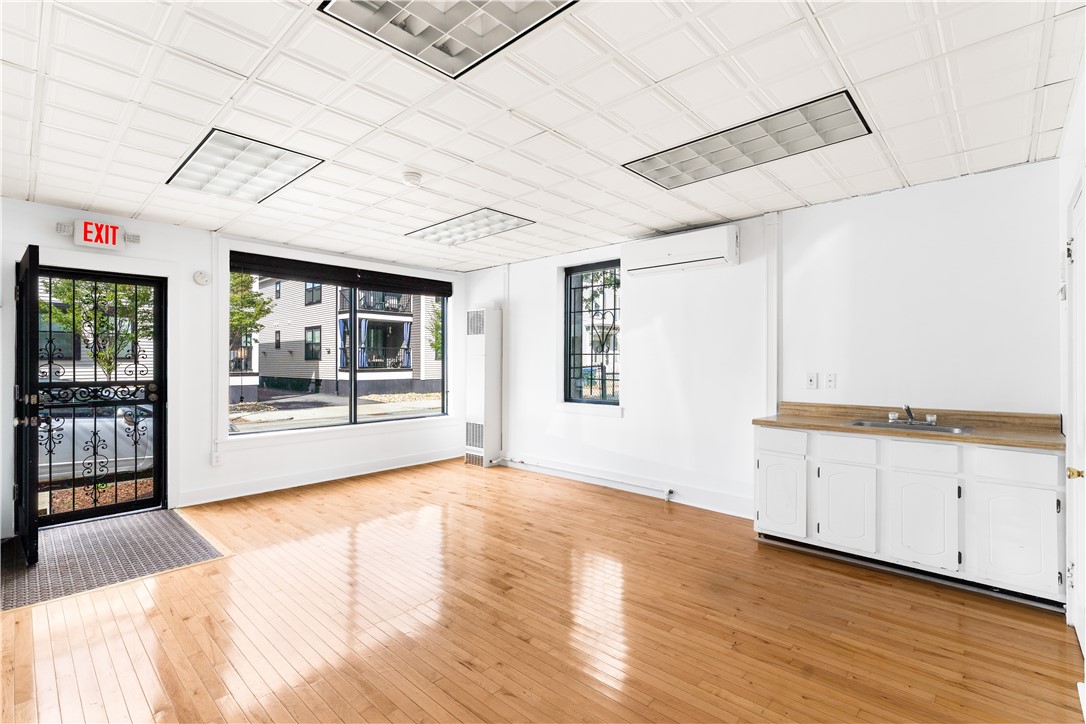 498 Washington Street