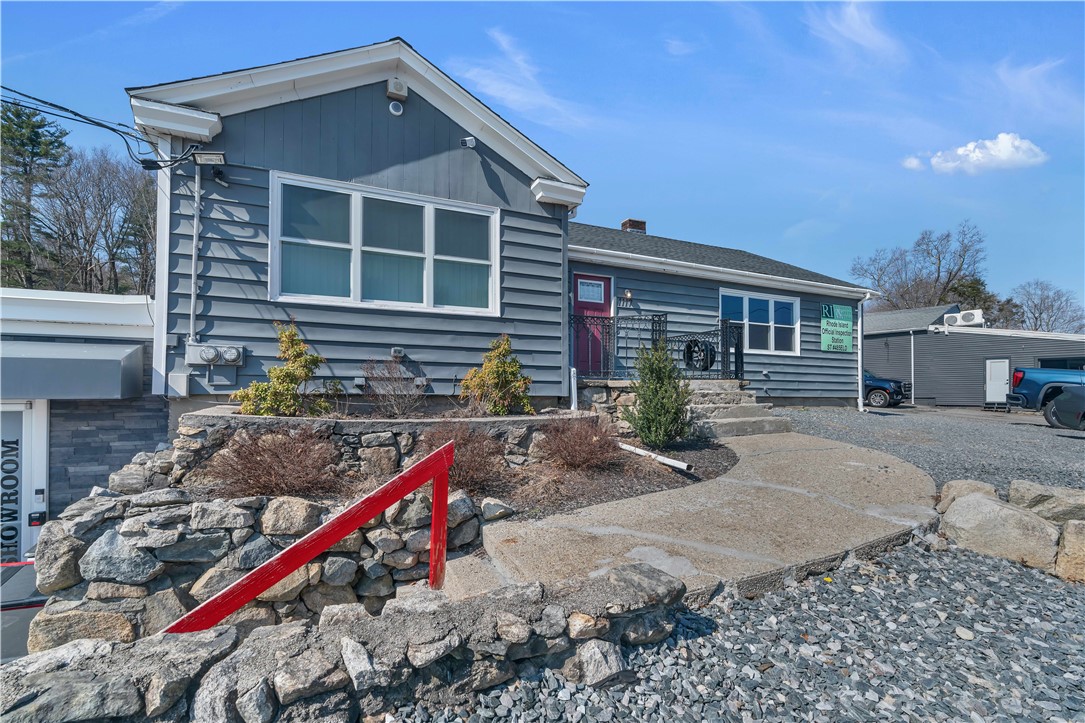 1097 Eddie Dowling Highway