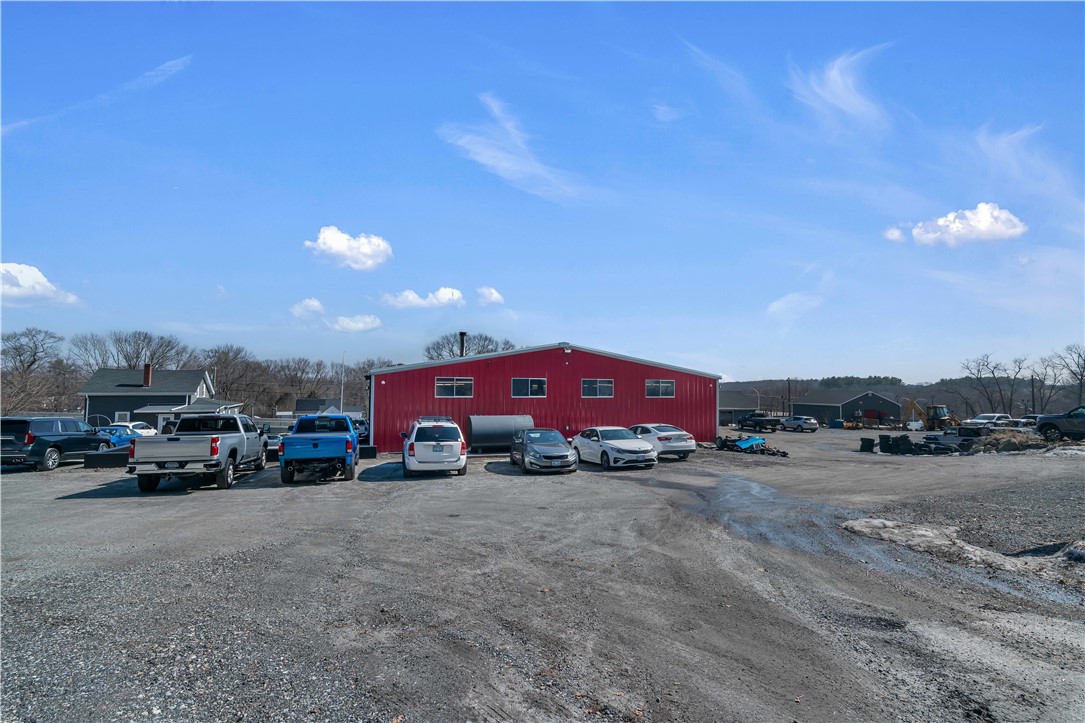 1097 Eddie Dowling Highway