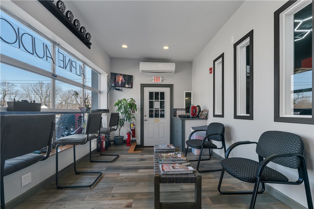 1097 Eddie Dowling Highway