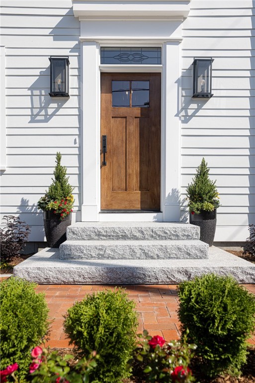 East Greenwich, Rhode Island 02818, United States, 3 Bedrooms Bedrooms, ,4 BathroomsBathrooms,Residential,Active,40489