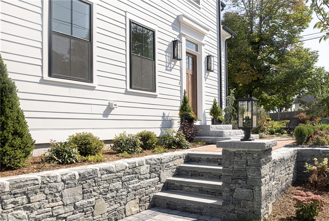 East Greenwich, Rhode Island 02818, United States, 3 Bedrooms Bedrooms, ,4 BathroomsBathrooms,Residential,Active,40489