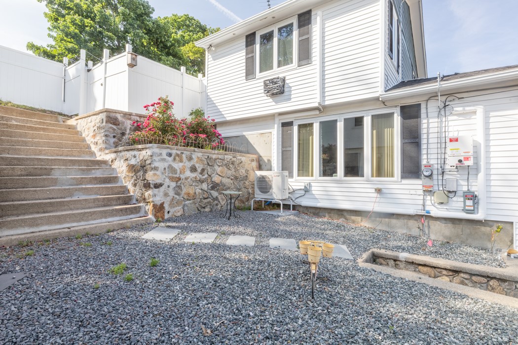 90 Olympia Avenue