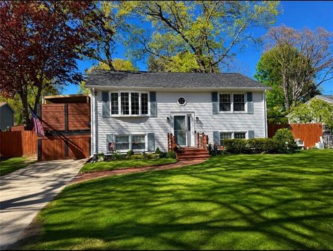 51 Cove Avenue Barrington RI 02806