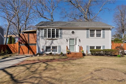 51 Cove Avenue Barrington RI 02806