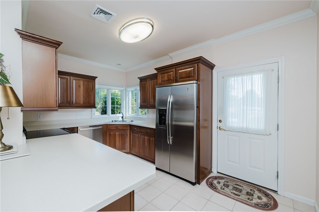 32 Village Way 32