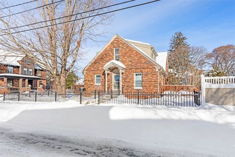 31 Washington Street Warren RI 02885