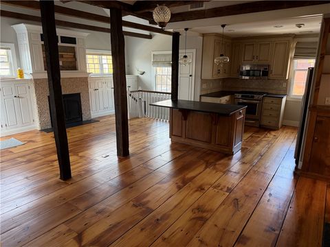 31 Bradford Street 1 Bristol RI 02809