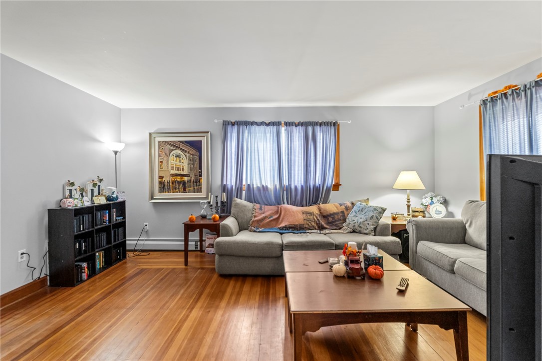 381 Maple Avenue 379