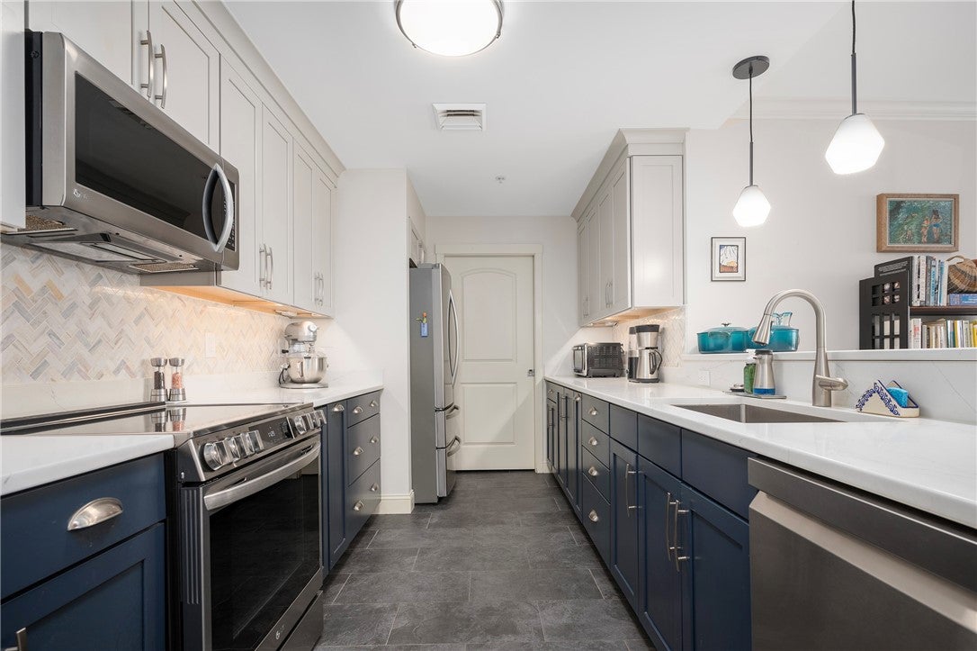 333 Atwells Avenue 206
