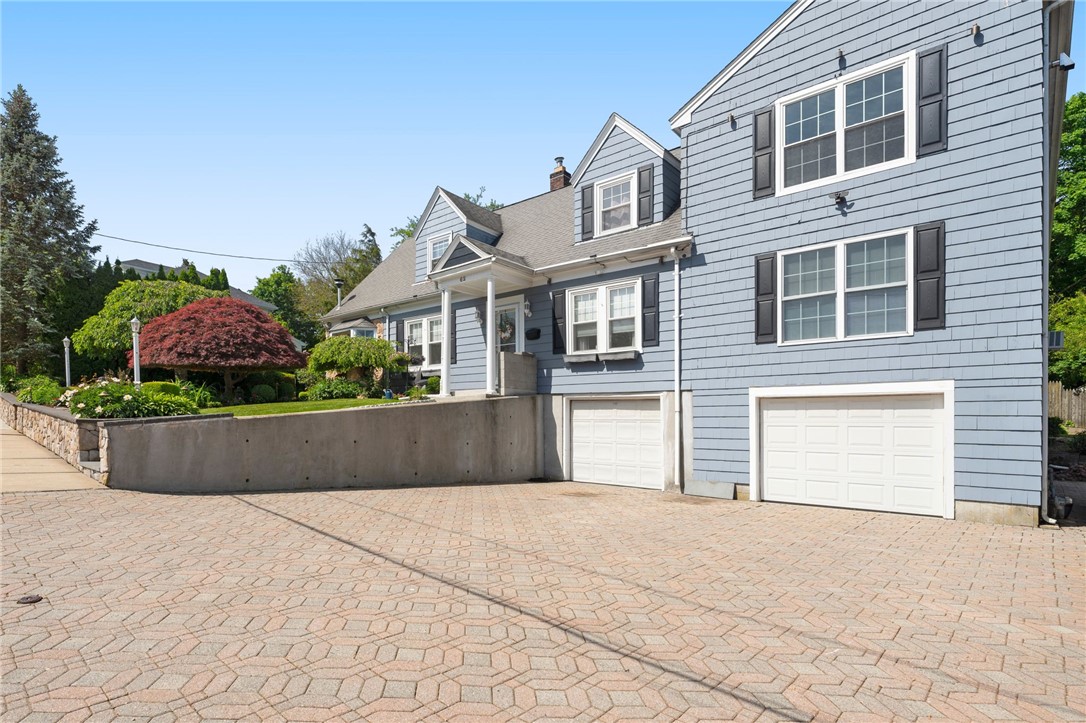 62 Andrews Avenue