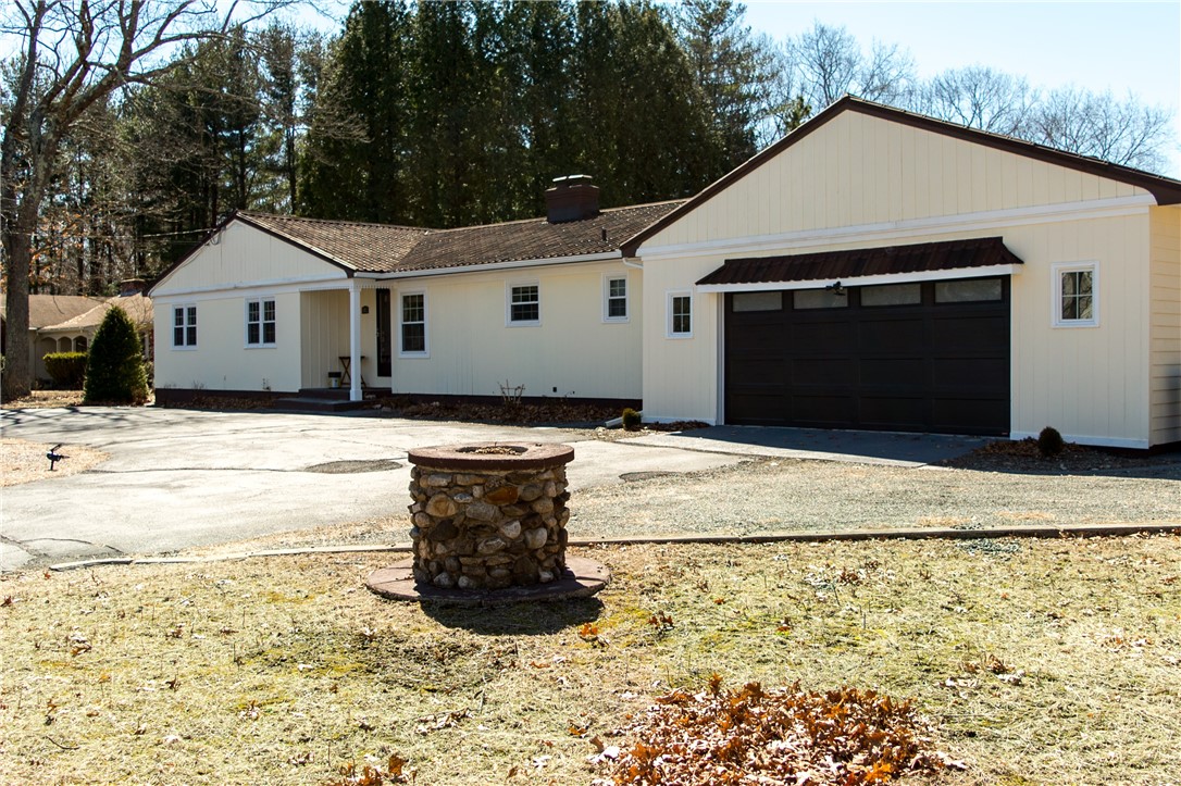 Photo 1 of 35 of 141 Ridge Road house