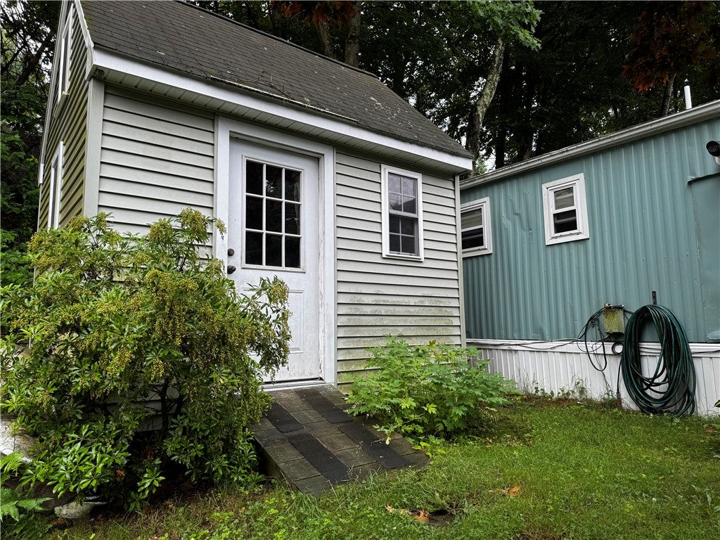 23 WOODRIDGE Drive