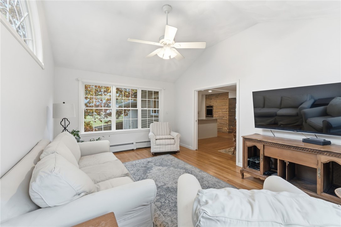 Cumberland, Rhode Island 02864, United States, 3 Bedrooms Bedrooms, ,2 BathroomsBathrooms,Residential,Pending,235944