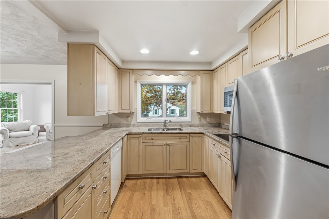 Cumberland, Rhode Island 02864, United States, 3 Bedrooms Bedrooms, ,2 BathroomsBathrooms,Residential,Pending,235944