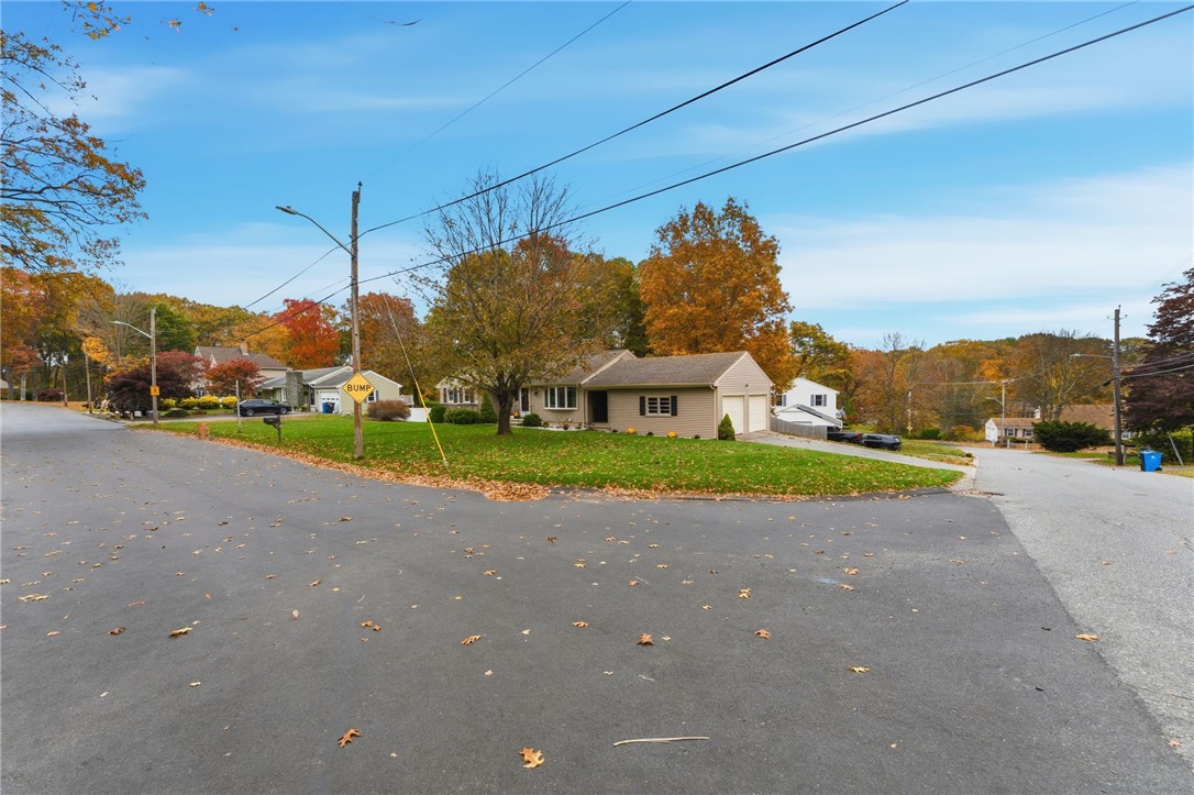 Cumberland, Rhode Island 02864, United States, 3 Bedrooms Bedrooms, ,2 BathroomsBathrooms,Residential,Pending,235944