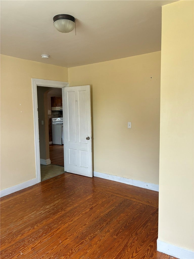 152 Woodbine Street 154
