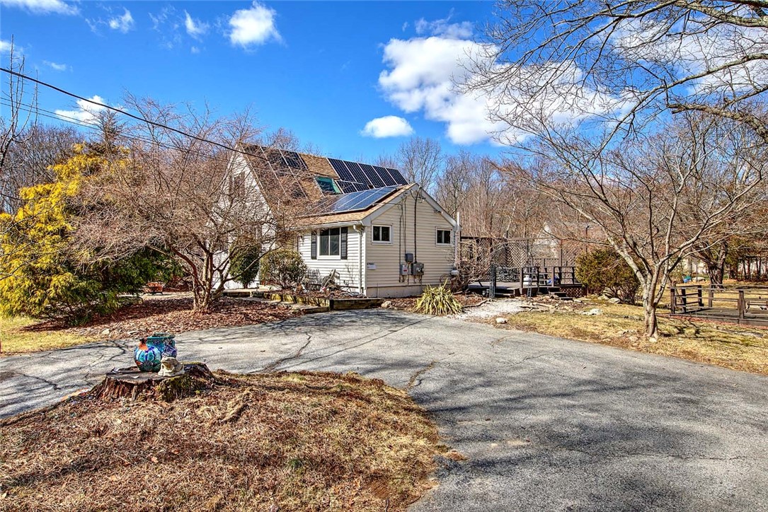 121 Jenckes Hill Road