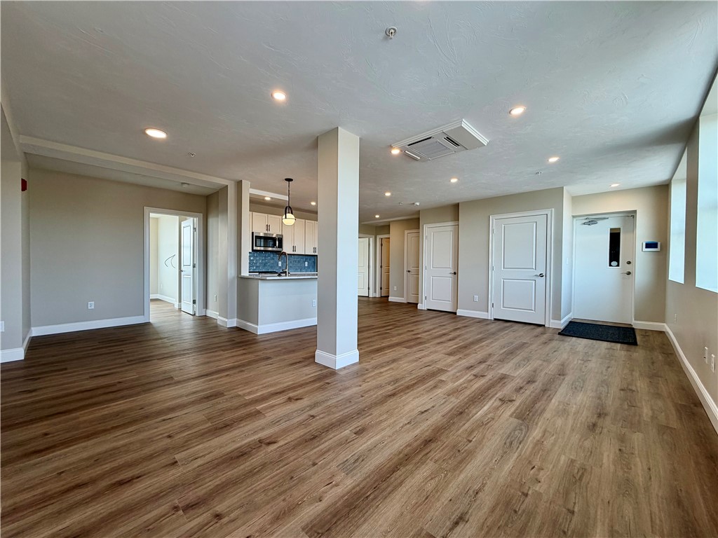 754 Eddy Street 3B