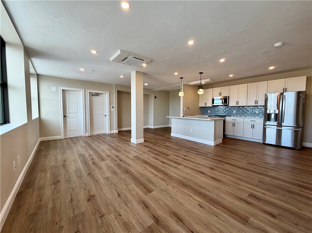 754 Eddy Street 3B
