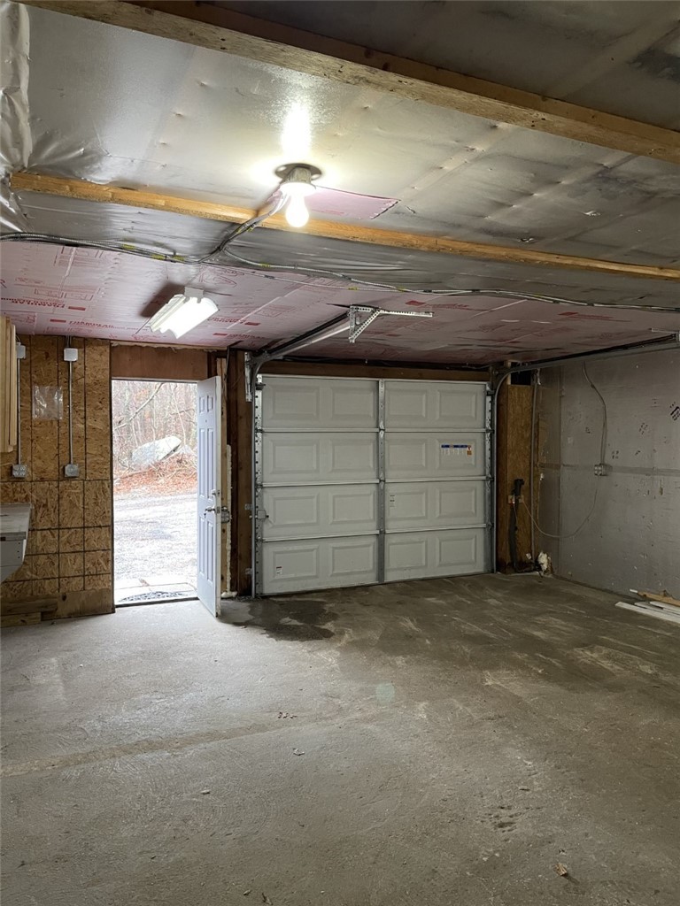 586 South County Trail