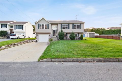 80 TOMAHAWK Trail Cranston RI 02921