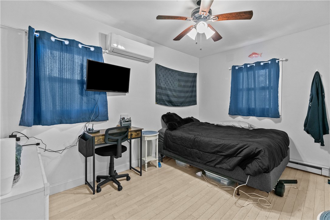 Middletown, Rhode Island 02842, United States, 3 Bedrooms Bedrooms, ,2 BathroomsBathrooms,Residential,Pending,237923